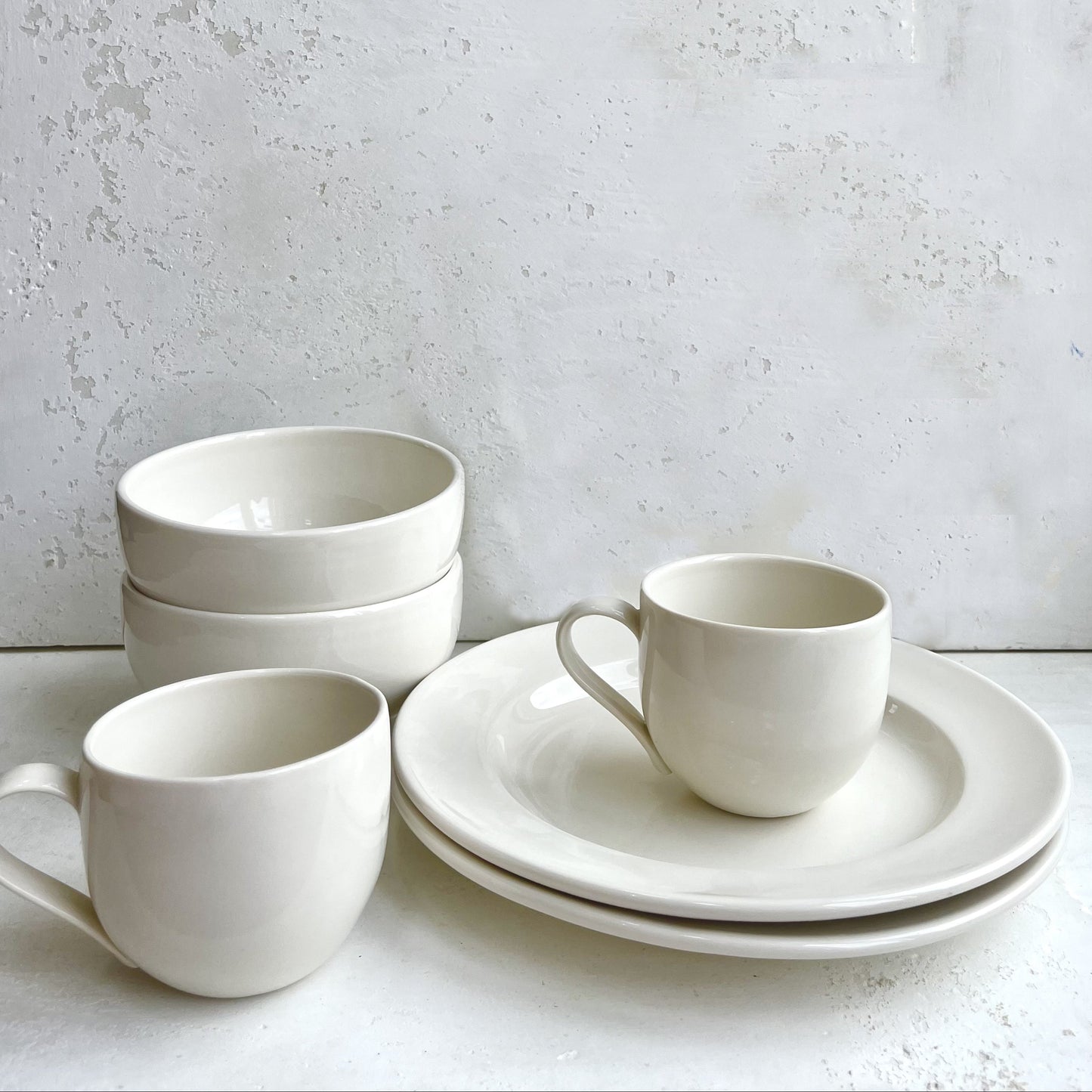 Set of John Julian Plain Porcelain Plates, Bowls and mugs Seconds