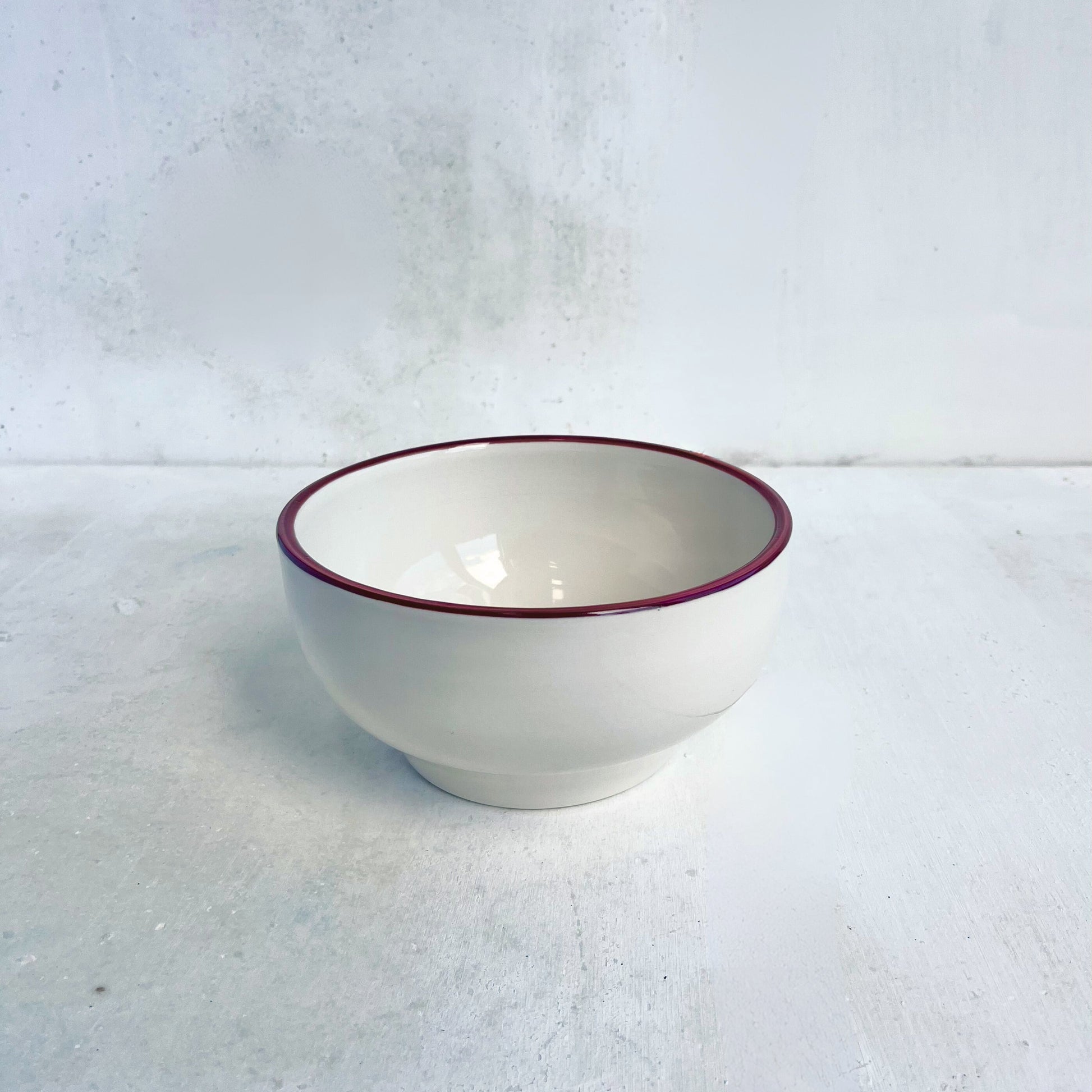 Porcelain Simple Bowl with Burgundy Rim