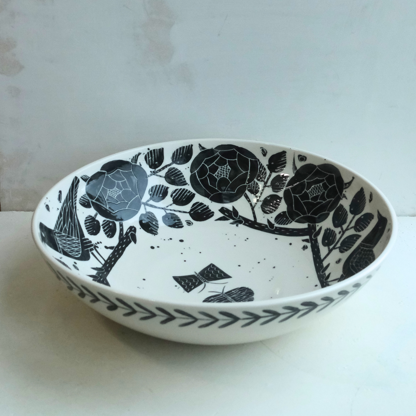 Exclusive Hand Painted John Julian x Makoto Kagoshima Shallow Serving Bowl - Flowers & Birds in Black
