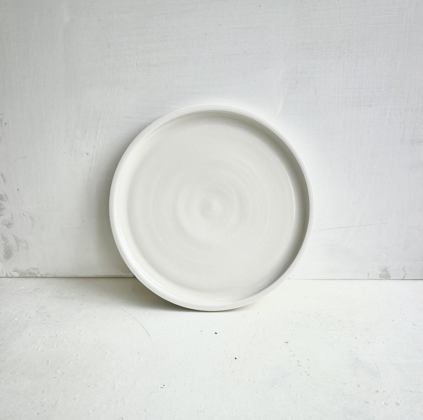 Simple Porcelain Flat Plate - Large