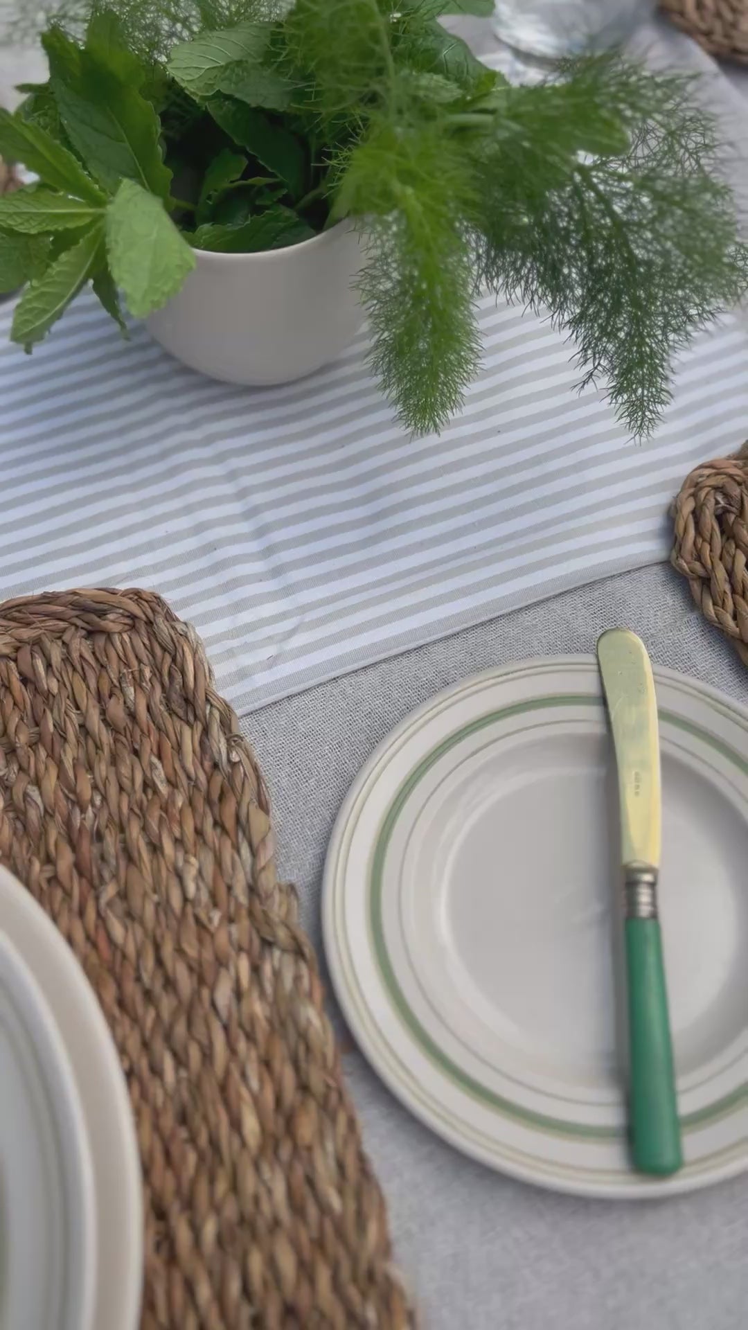 Set of Small Side Plates Clover Green Linen Stripe - Classical Stonewa