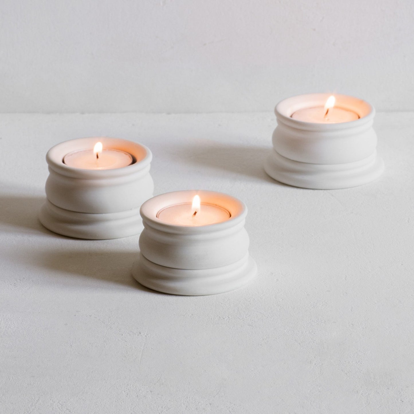Classical tealight holder