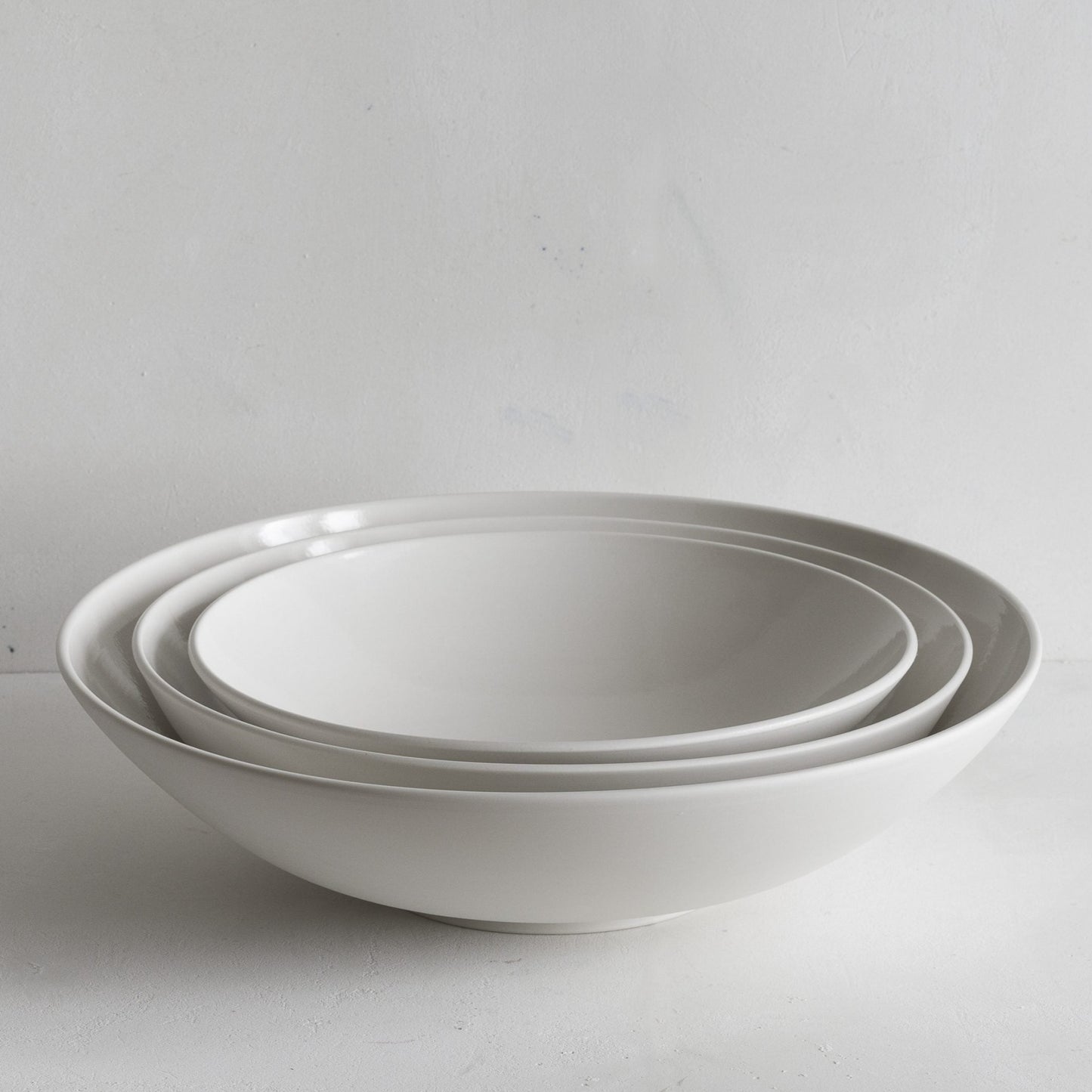 Set of three porcelain centre piece bowls