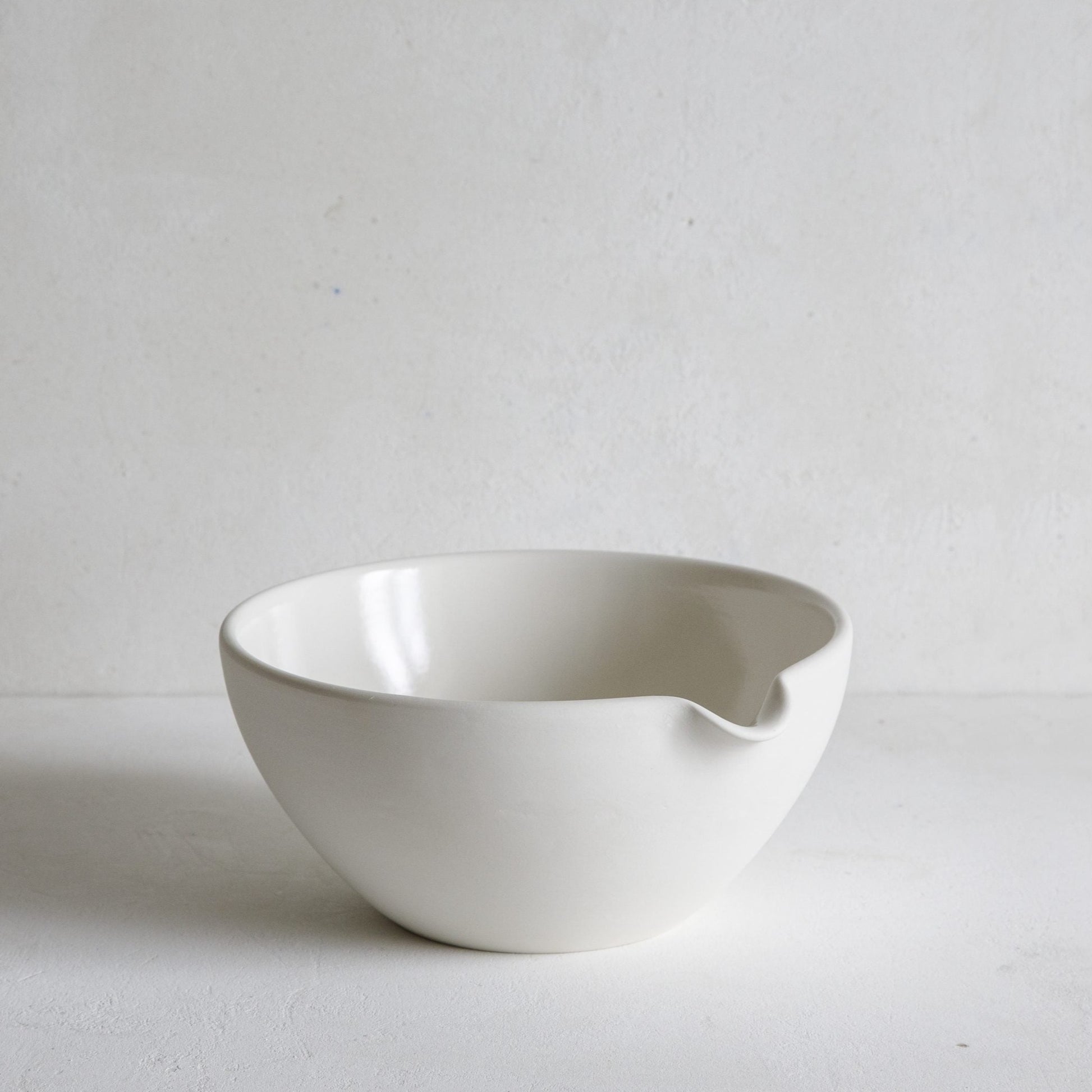 Mixing Bowls with Pouring Spout | Luxury Pottery Kitchenware
