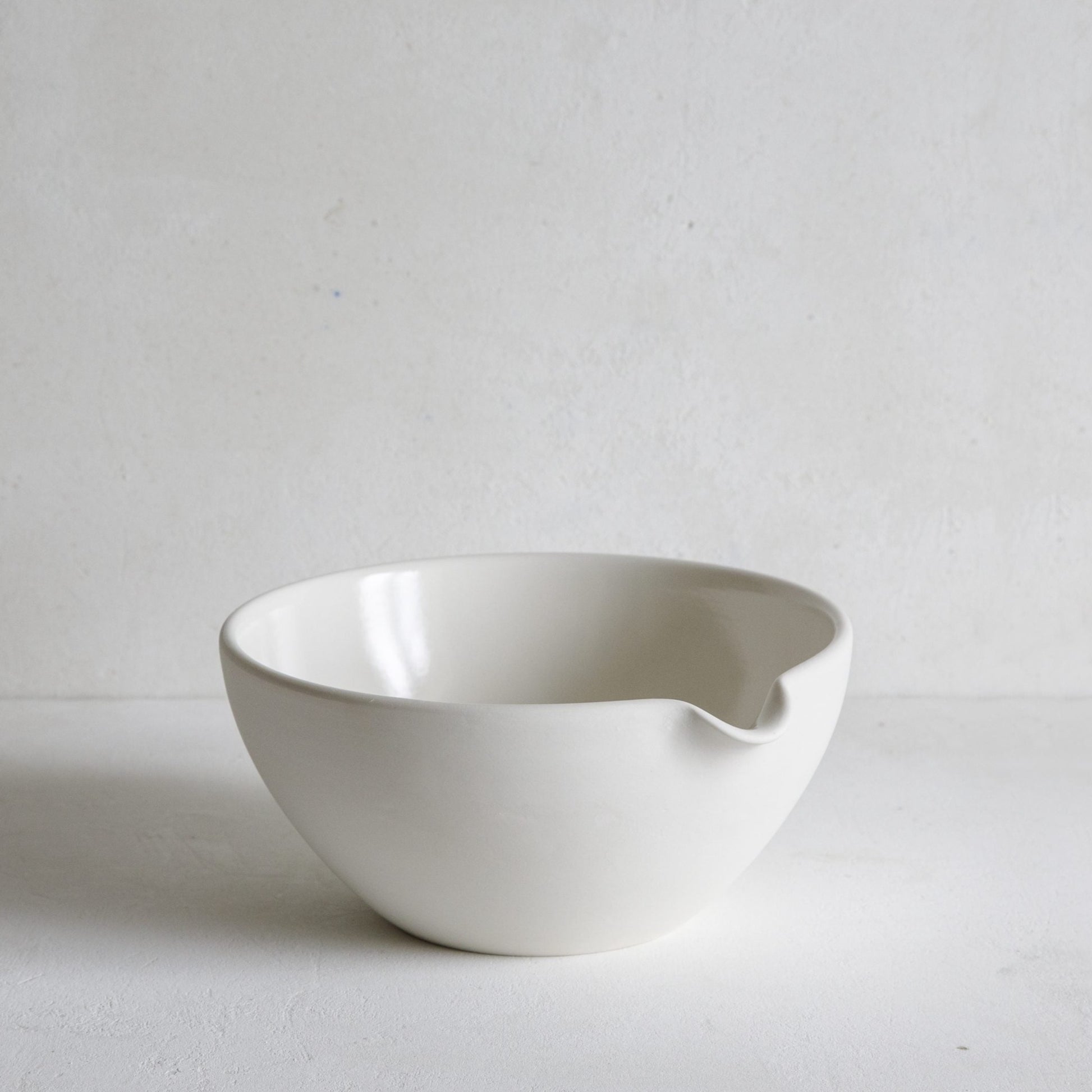 Mixing Bowls with Pouring Spout | Luxury Pottery Kitchenware