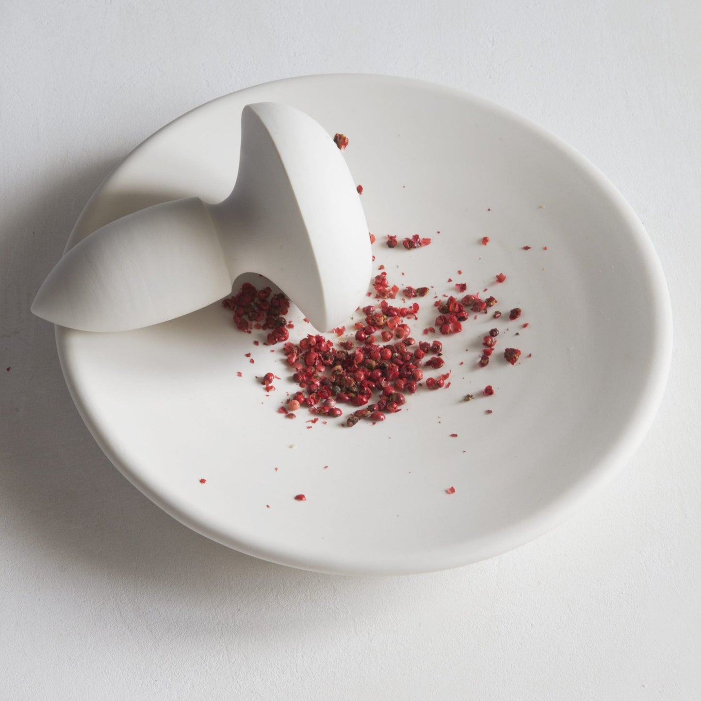 Spear Pestle and Mortar, Porcelain grinding pepper