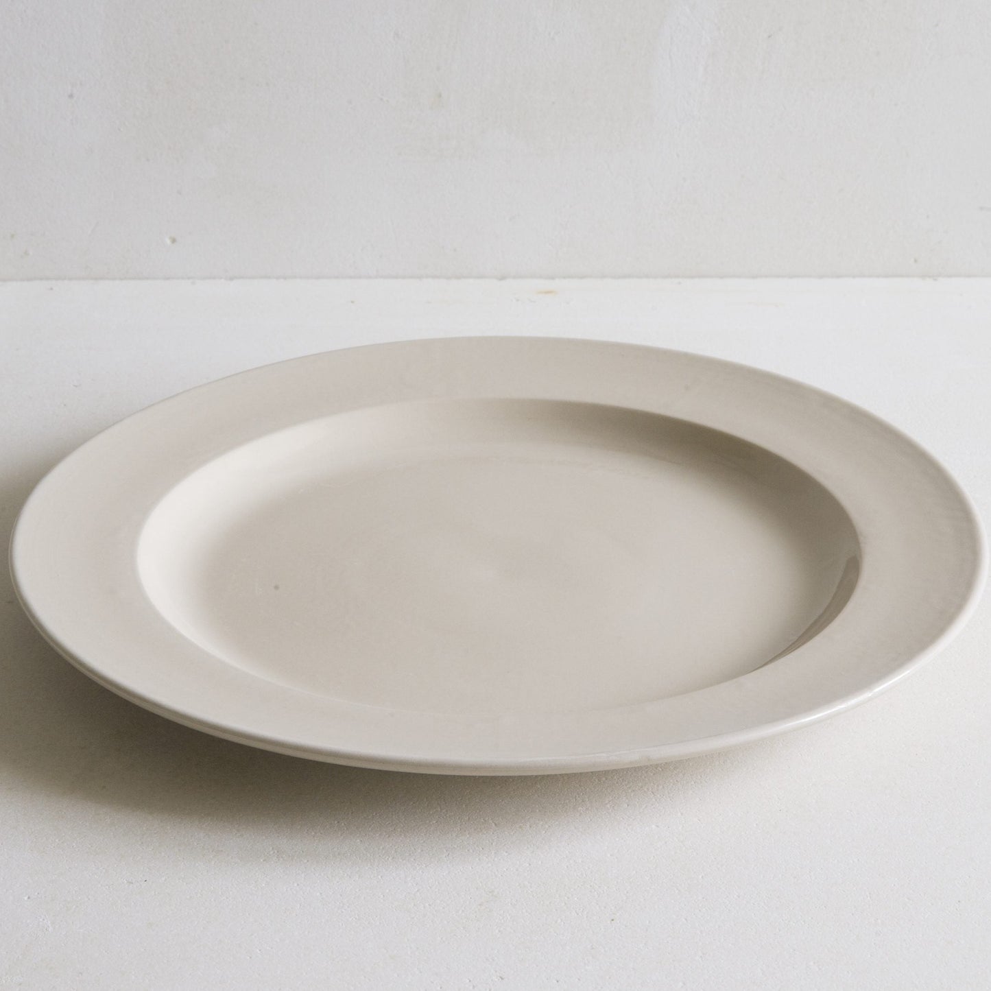 Stoneware Dinner Plate side view
