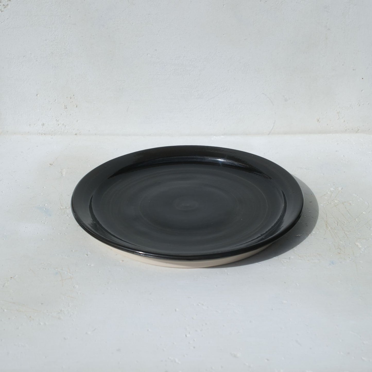 Special Edition Stoneware Black Painted Flat Plate 23cm