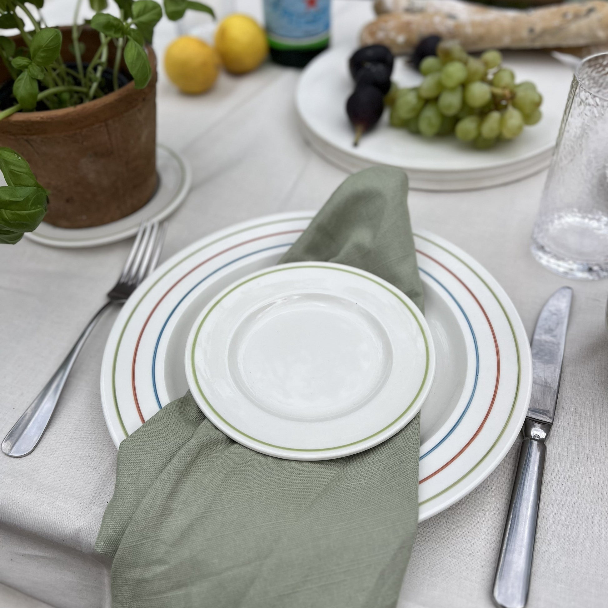 Dinner Plate Bistro Lines - Classical Porcelain