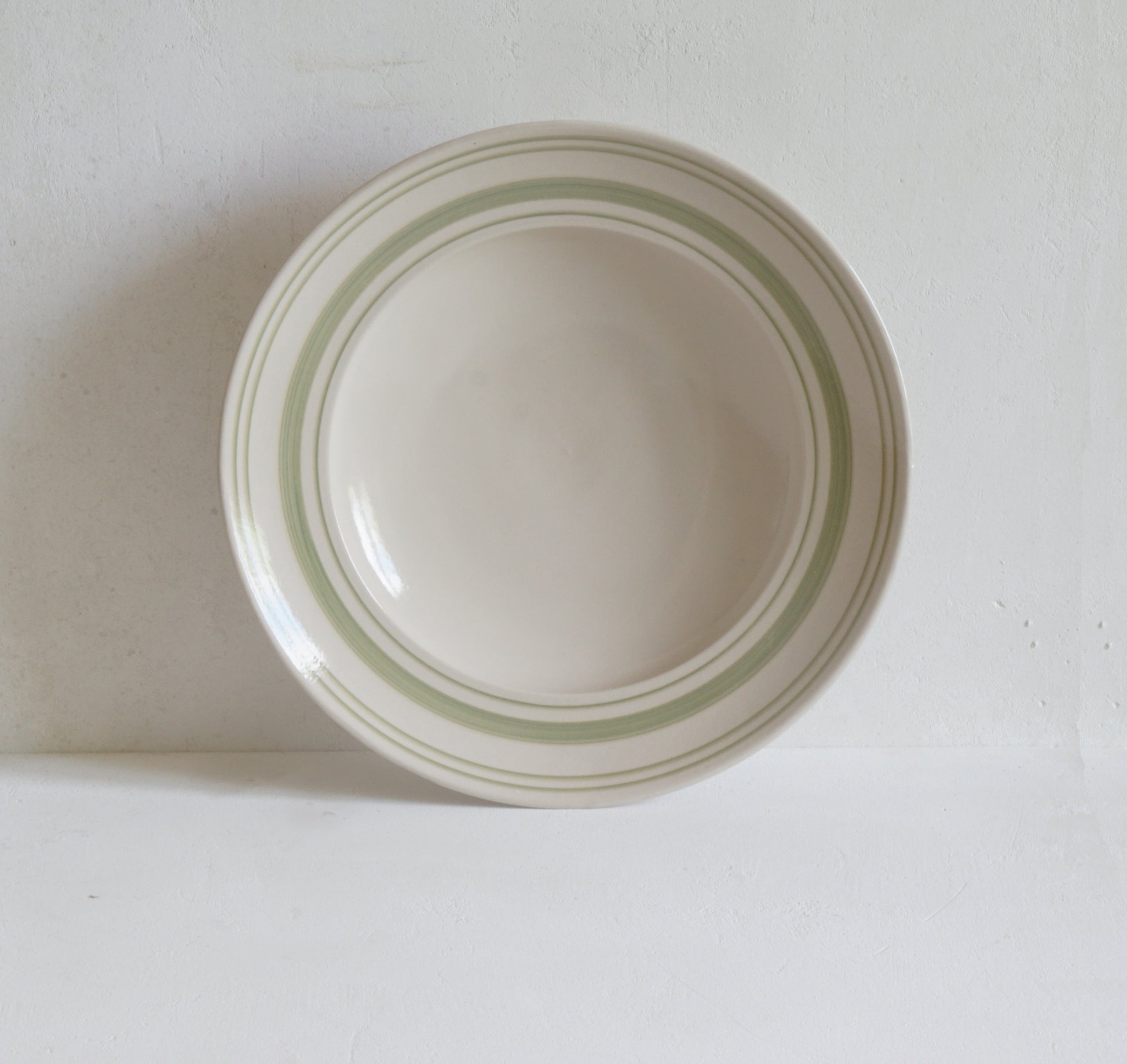 Set of Classical Stoneware Clover Green Linen Stripe Shallow Bowls