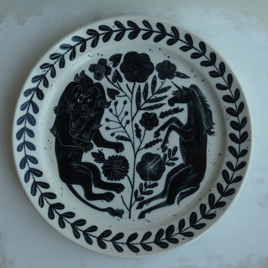 Exclusive Hand Painted John Julian x Makoto Kagoshima Classical Platter - Lion & Unicorn