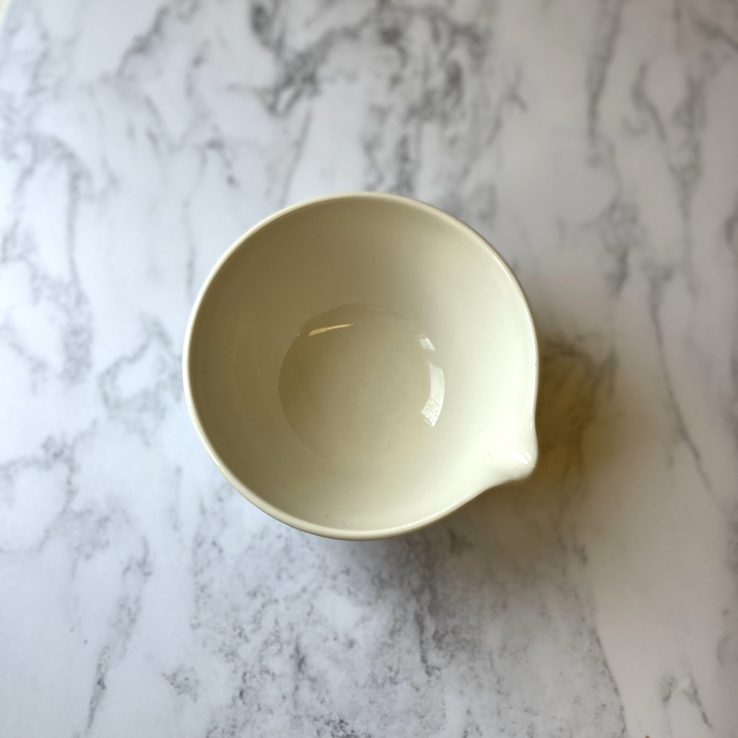 Porcelain Mixing Bowl with Spout extra small