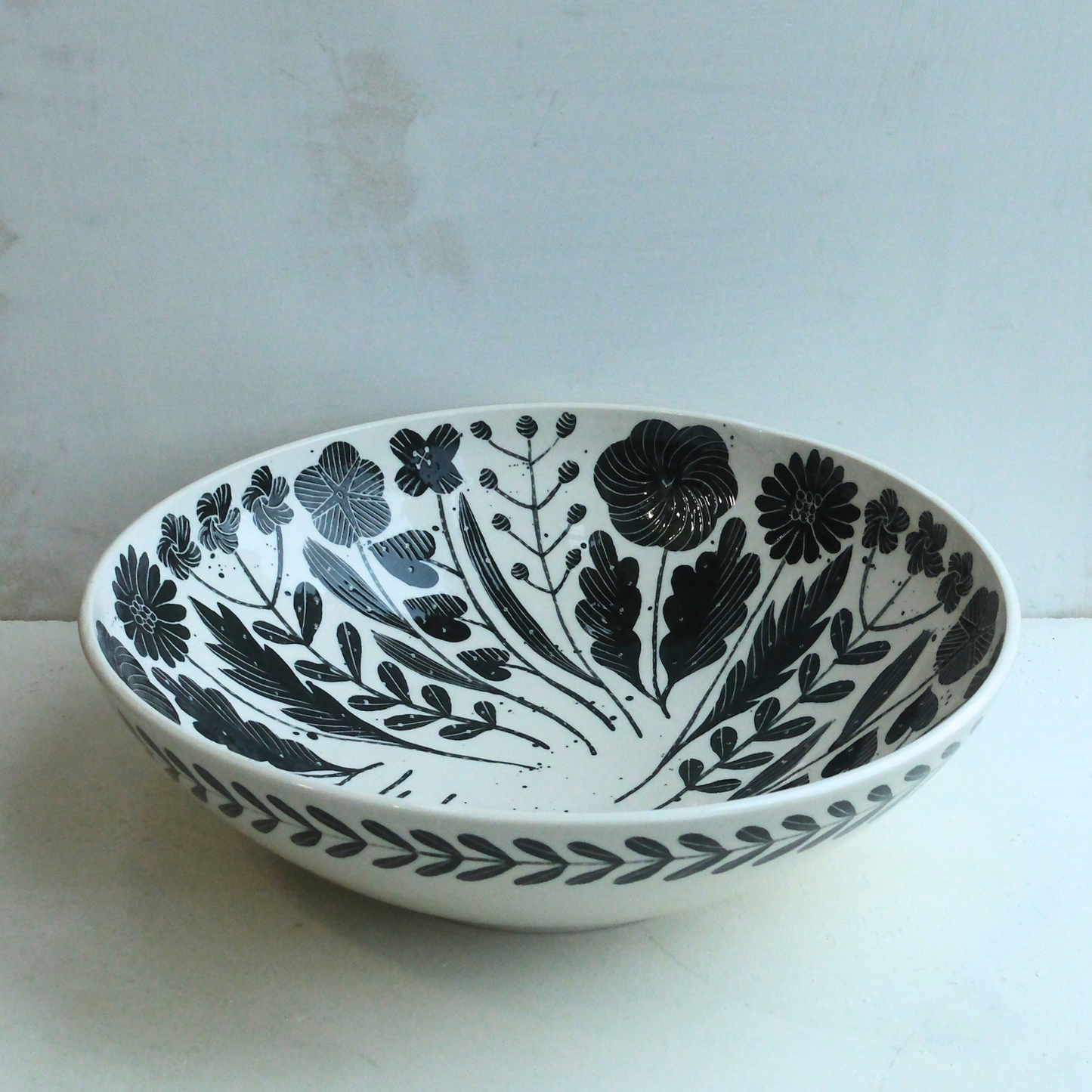 Exclusive Hand Painted John Julian x Makoto Kagoshima Shallow Serving Bowl - Flowers in Black