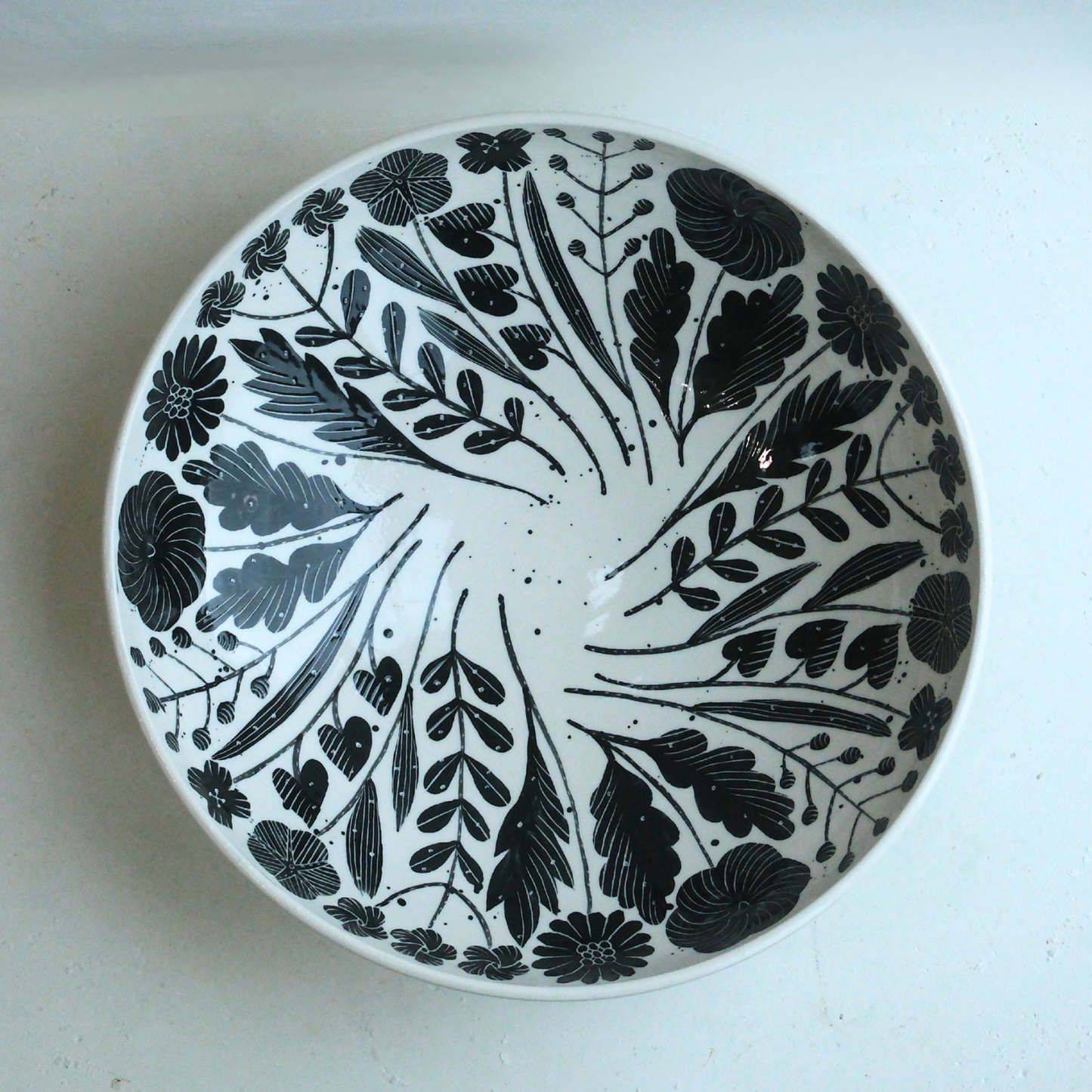 Exclusive Hand Painted John Julian x Makoto Kagoshima Shallow Serving Bowl - Flowers in Black