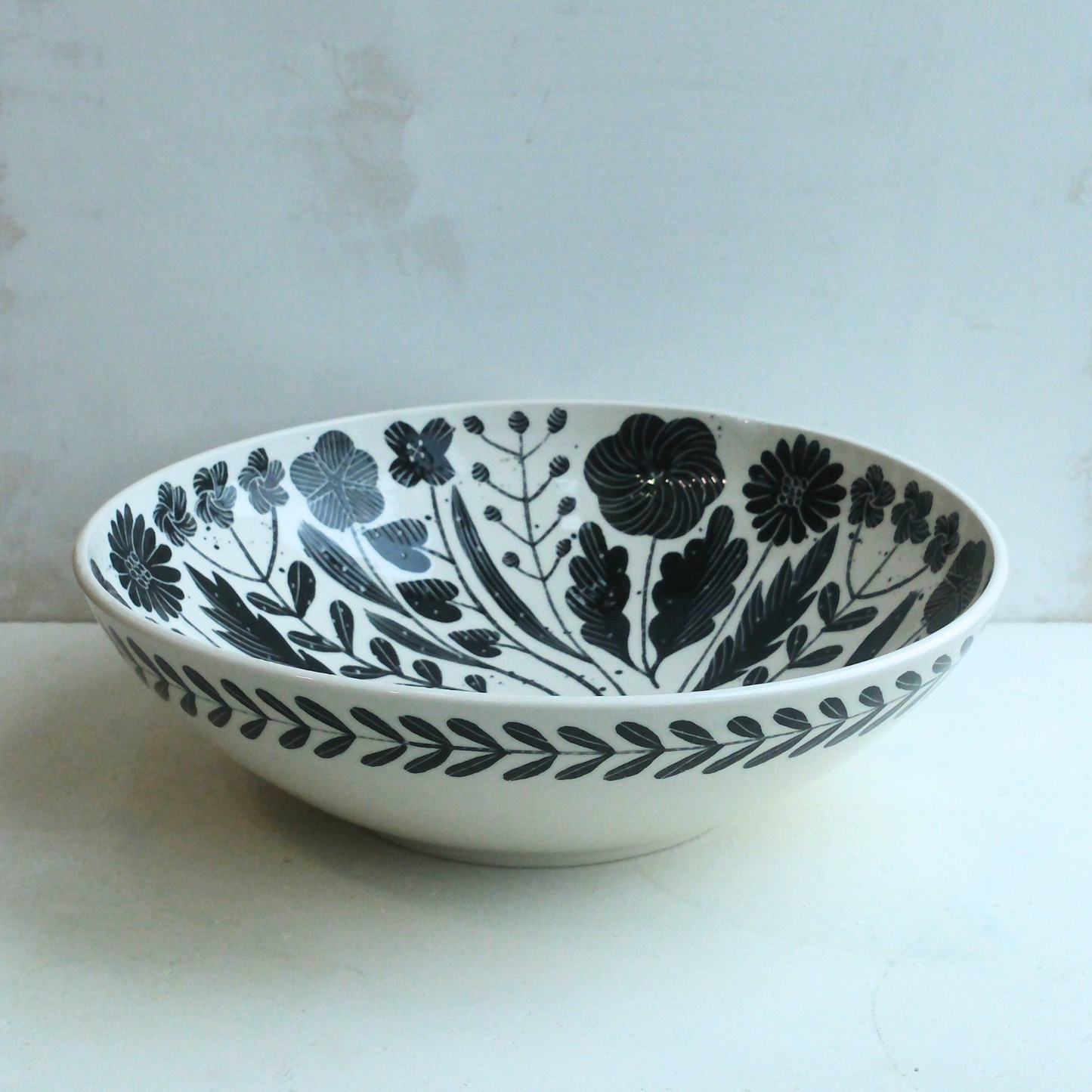 Exclusive Hand Painted John Julian x Makoto Kagoshima Shallow Serving Bowl - Flowers in Black