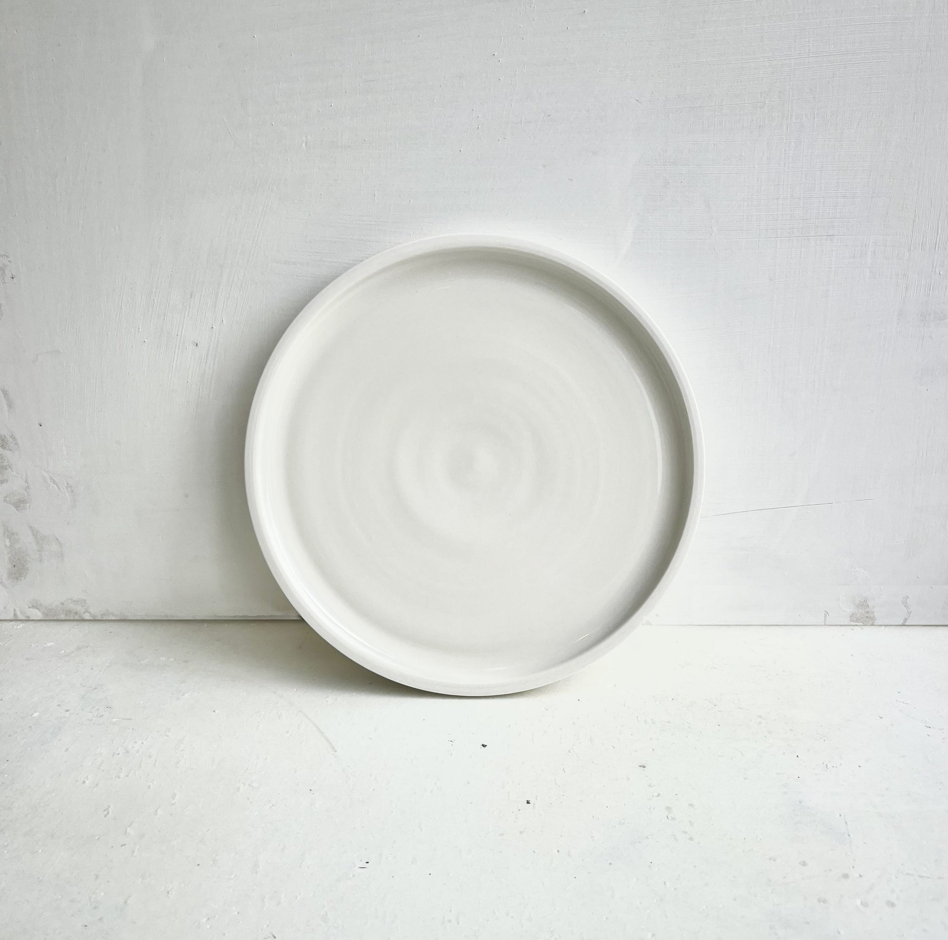 Simple Porcelain Flat Plate - Large
