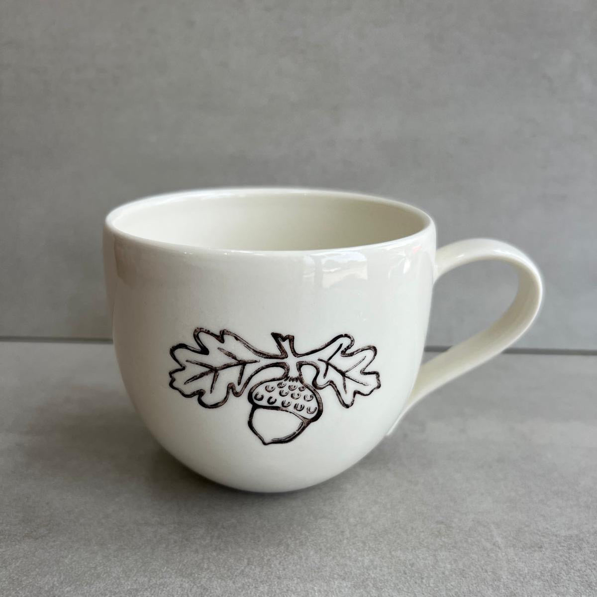 Porcelain Simple Mug with Oak Leaf