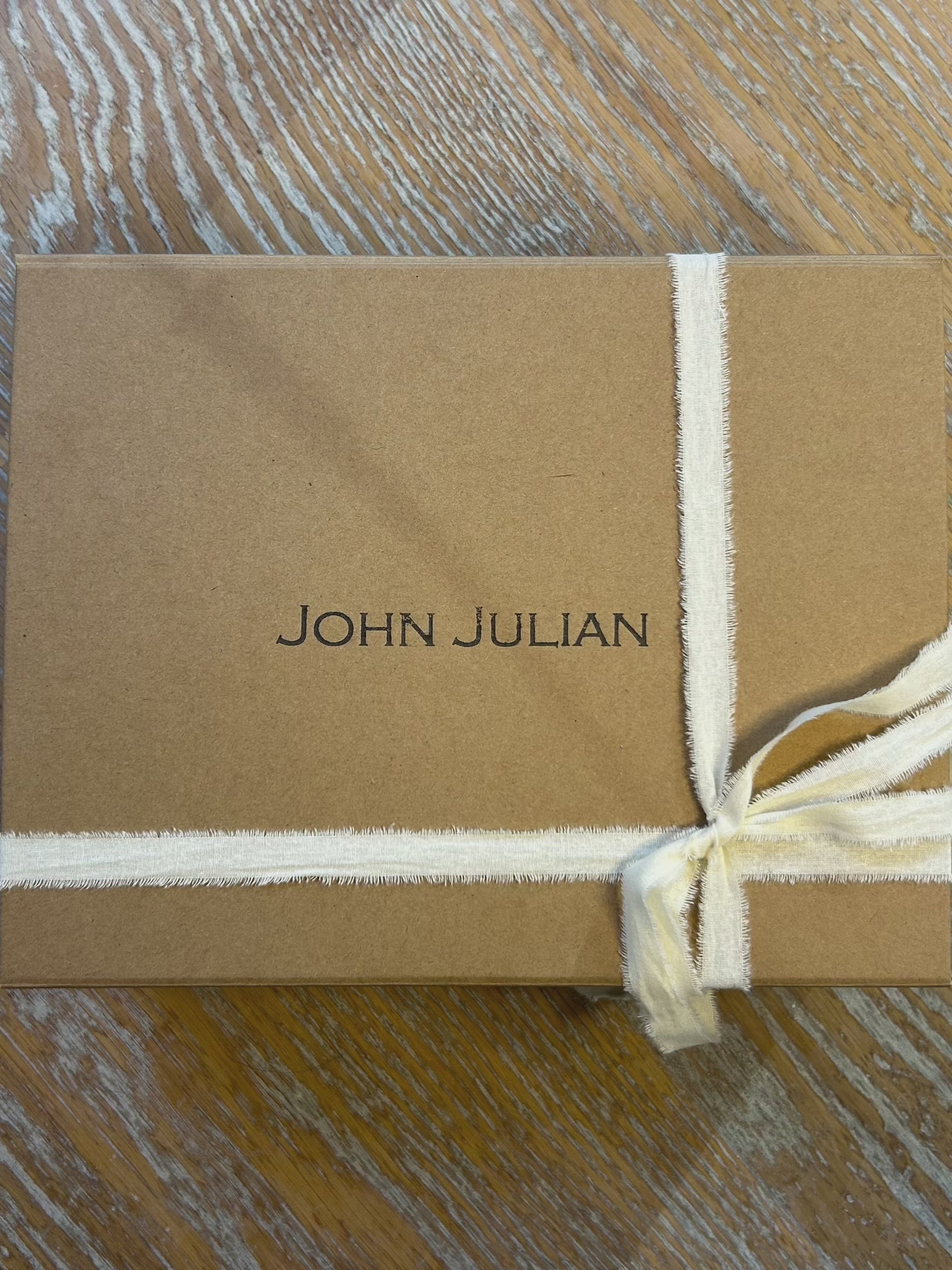 Burgundy Simple Mugs in a Gift Box