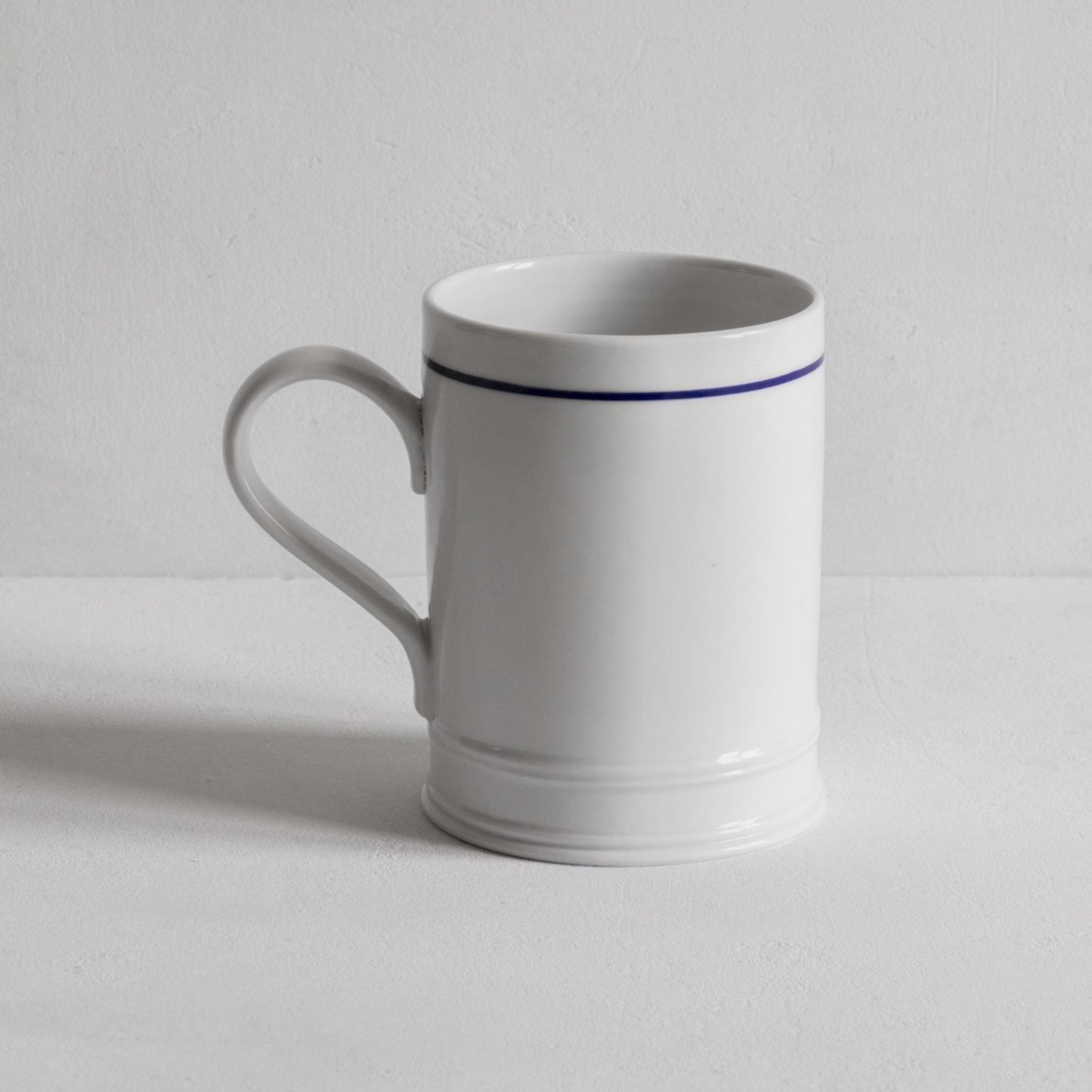 Classical Mug with a blue line