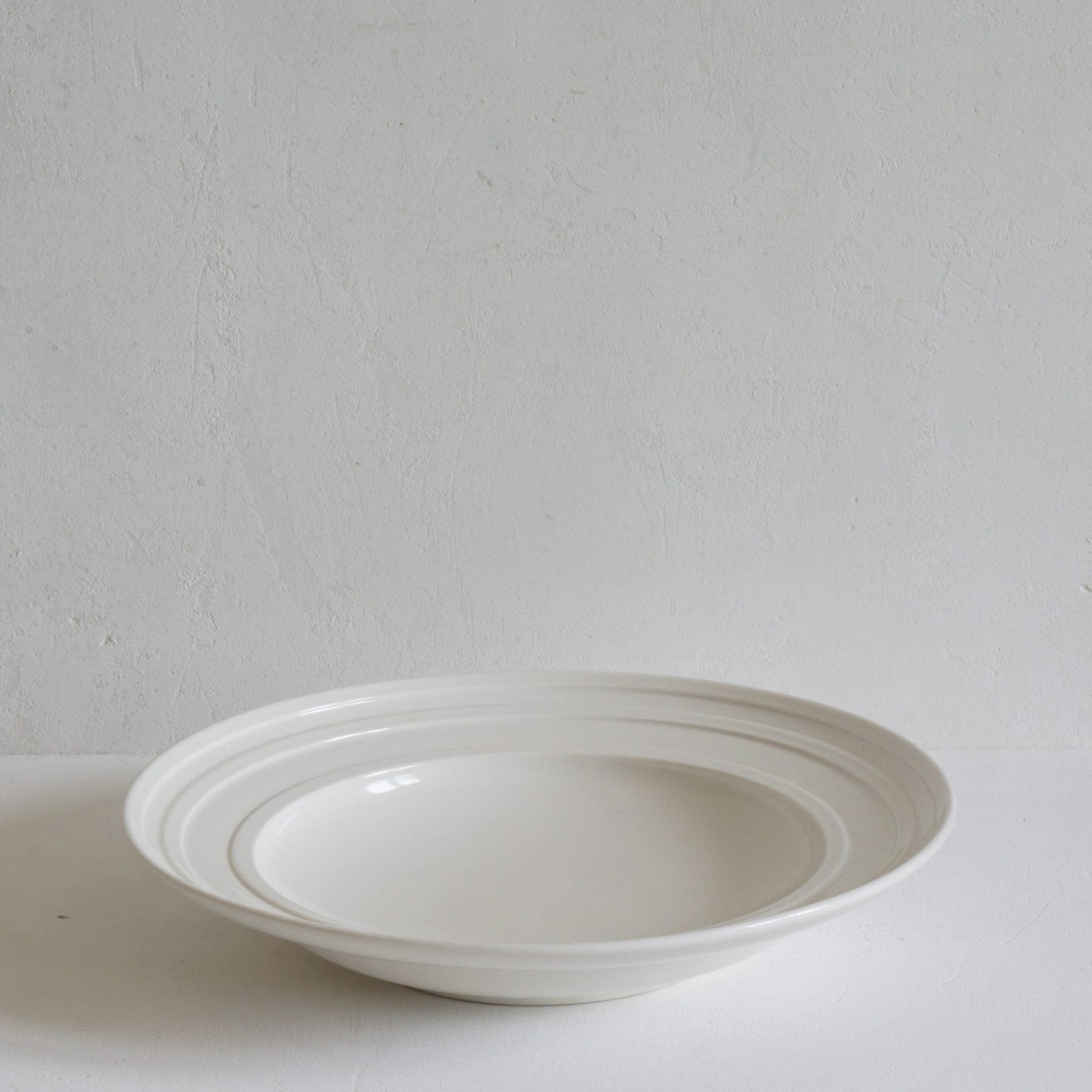 Classical Porcelain Impressed Line Shallow Bowl Side view
