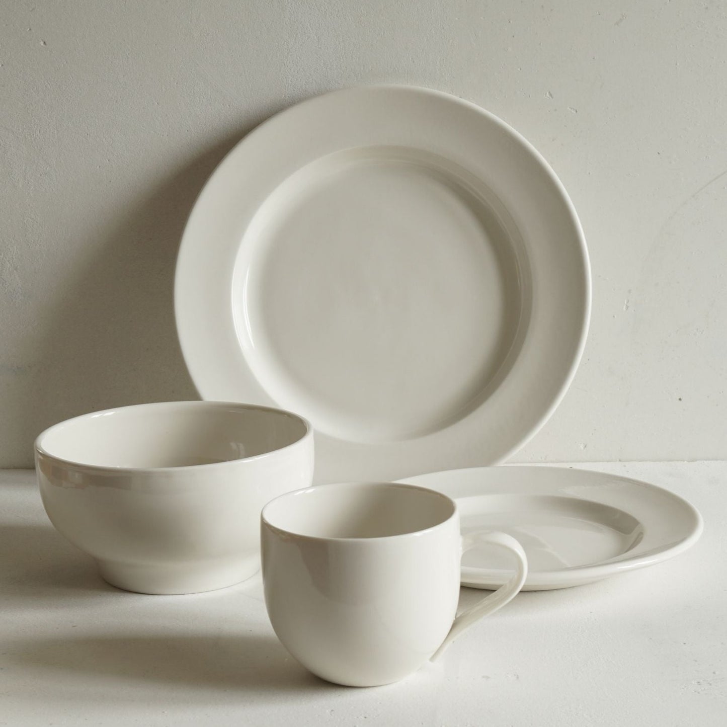 Classical Dinnerware Set of 4 Simple Mug Simple Bowl Side Plate Dinner Plate 4