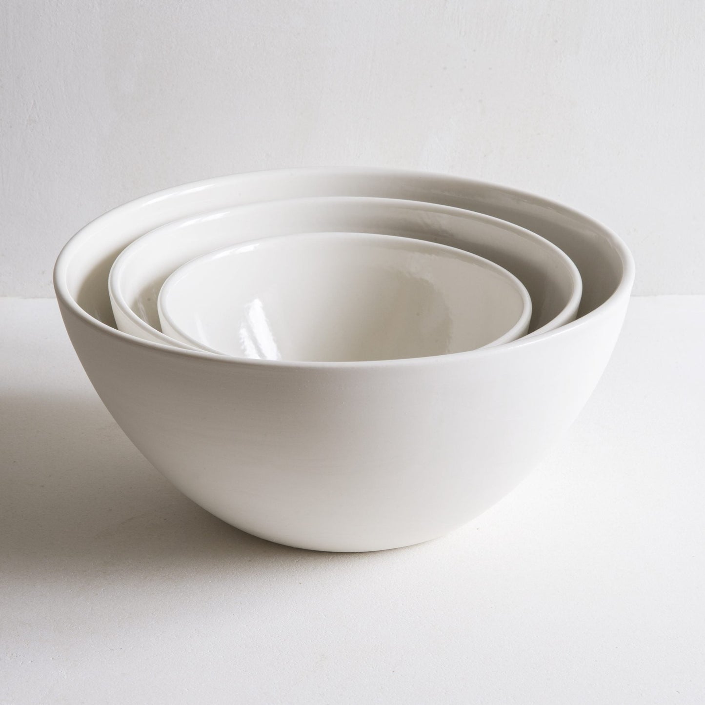 Porcelain deep serving bowl set