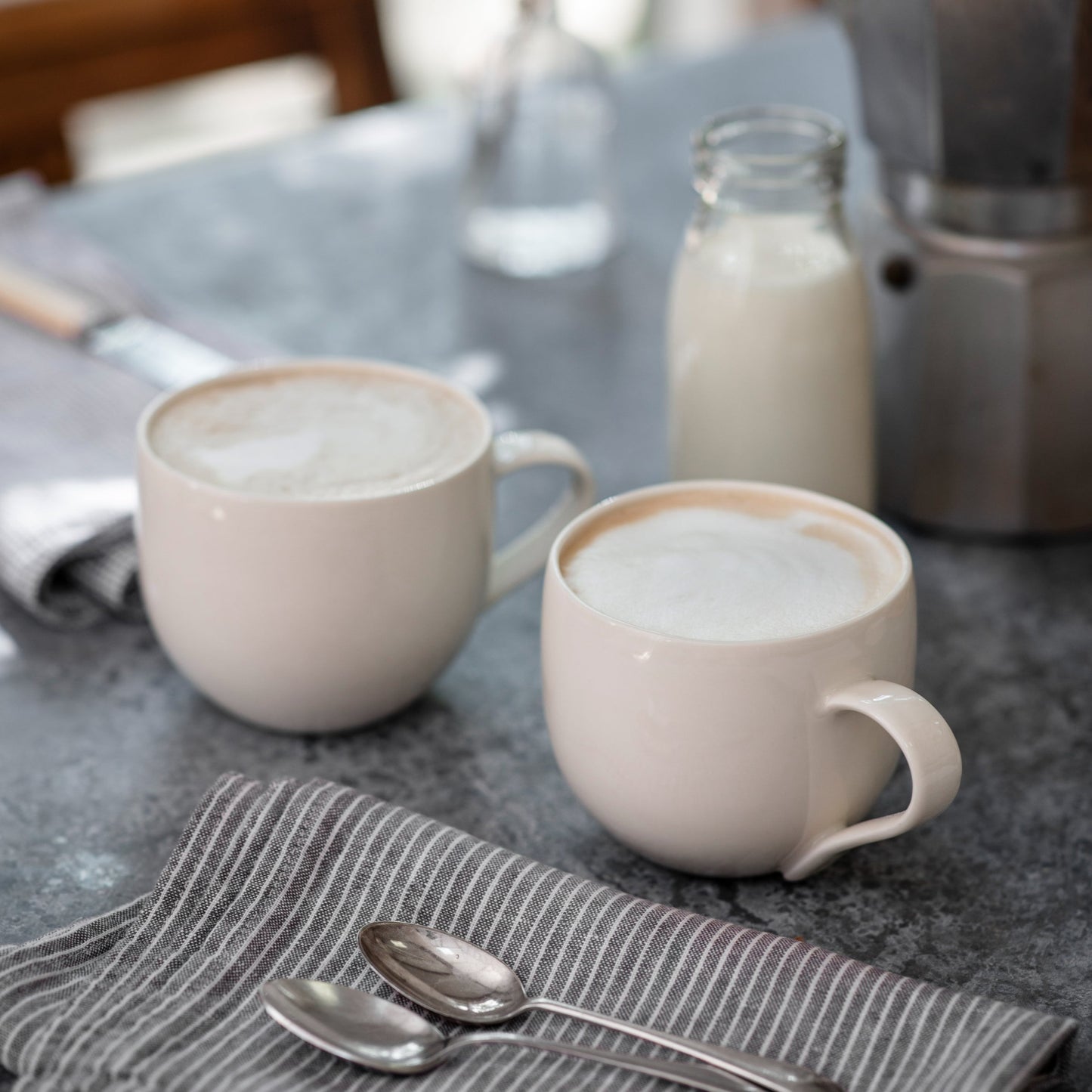 Plain Porcelain Simple Mug with Latte