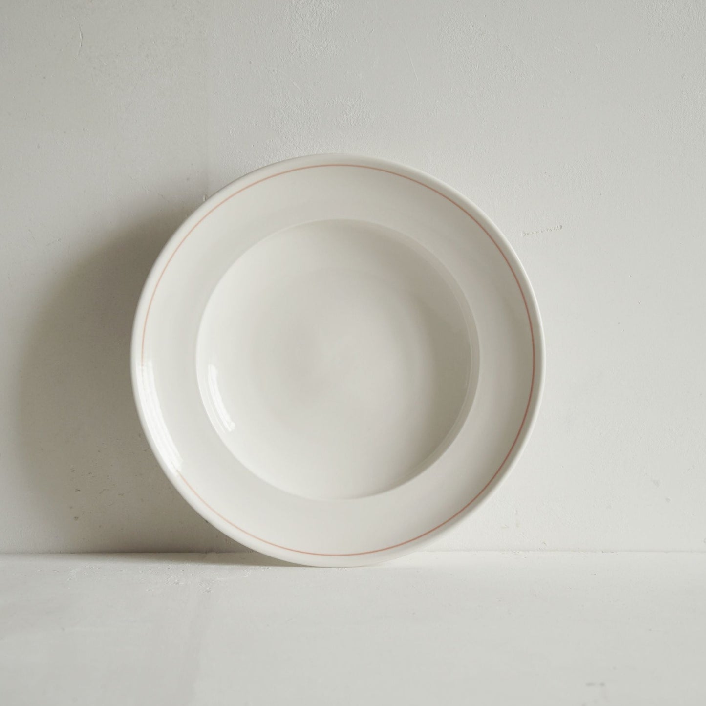 Luxury Porcelain Shallow Bowl with Coral Line
