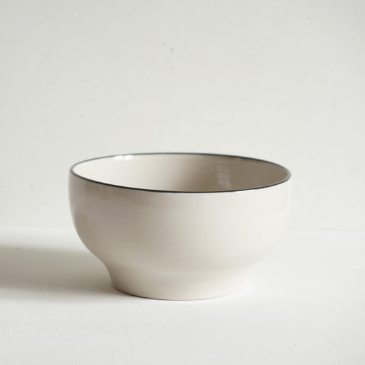 Stoneware Simple Bowl with Black Rim