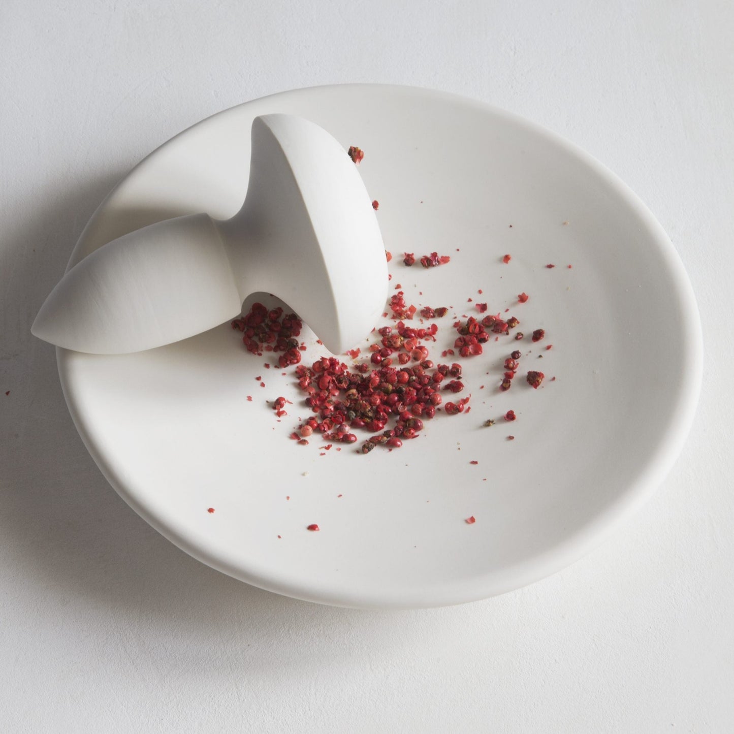 Spear Pestle and Mortar, Porcelain grinding pepper