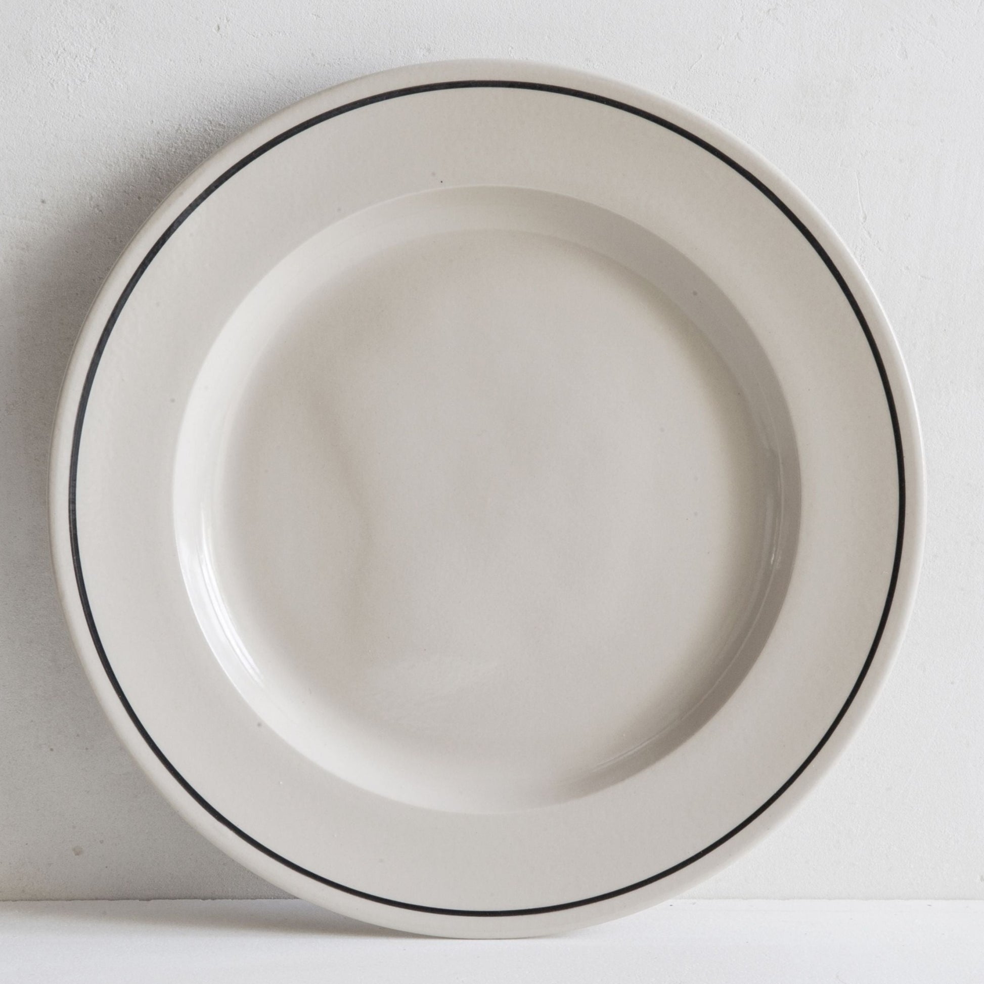 Classical Stoneware Dinner Plate | Black Line | Luxury Dinnerware